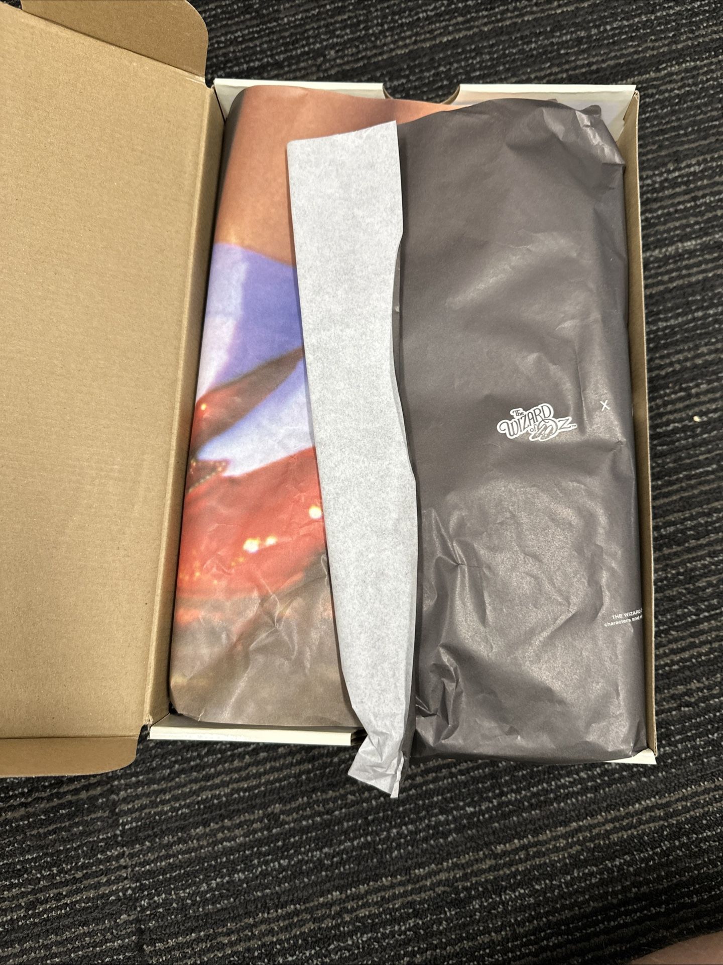 Nike SB Dunk Low The Wizard of Oz Poppy Field Size 10