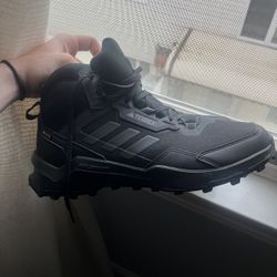 Adidas Terrex AX4 MID GTX boots size 10