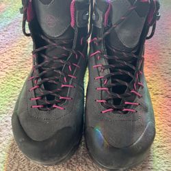 La Sportiva hiking boots Women’s 8.5 Eu 40