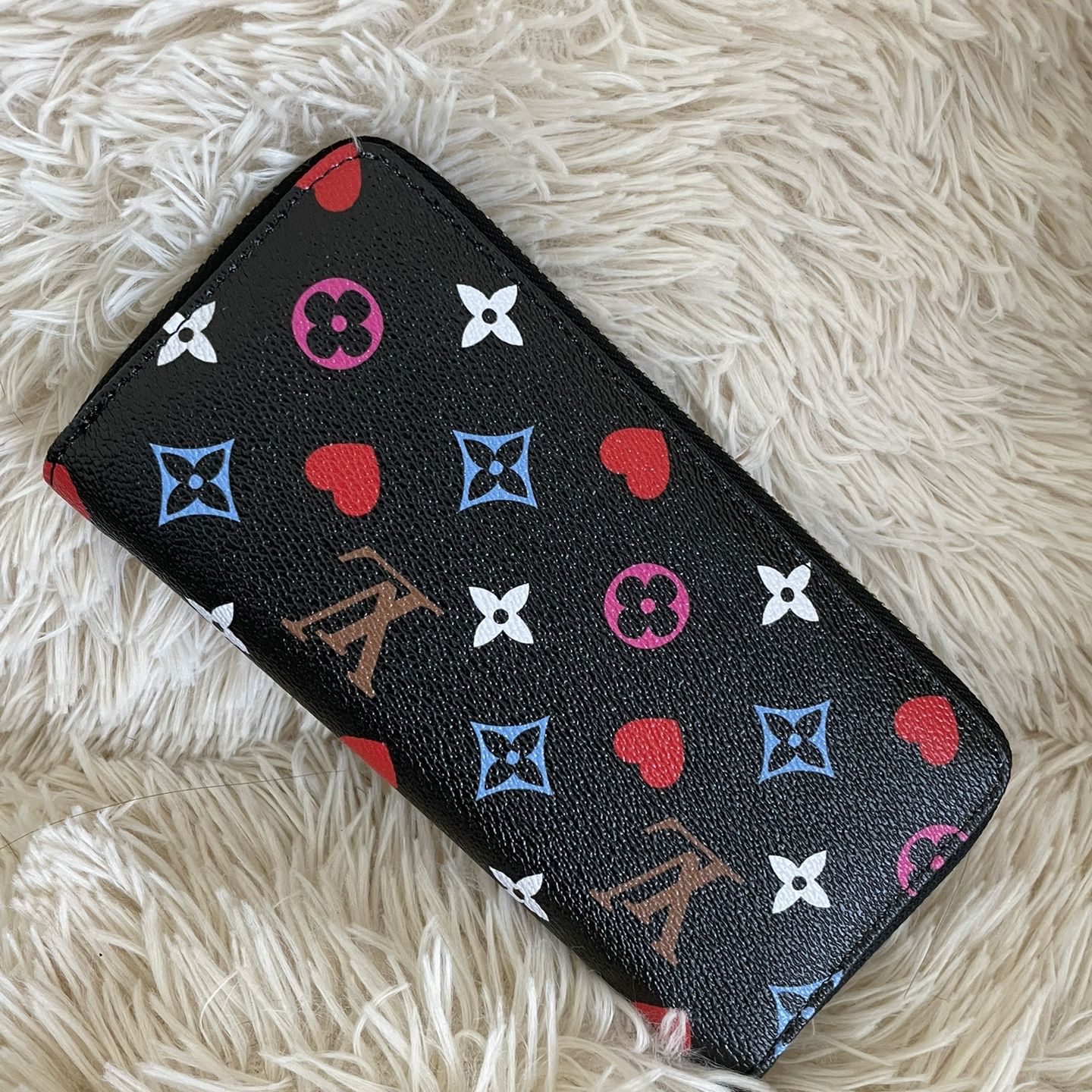 LV Capucines XS Wallet for Sale in Orlando, FL - OfferUp