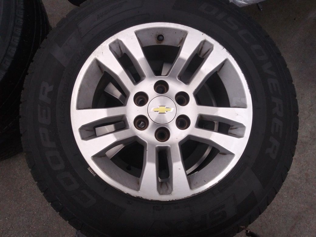 265/65r18 Chevy Suburban Taho Rims and Tires Oem 2015 - 2018