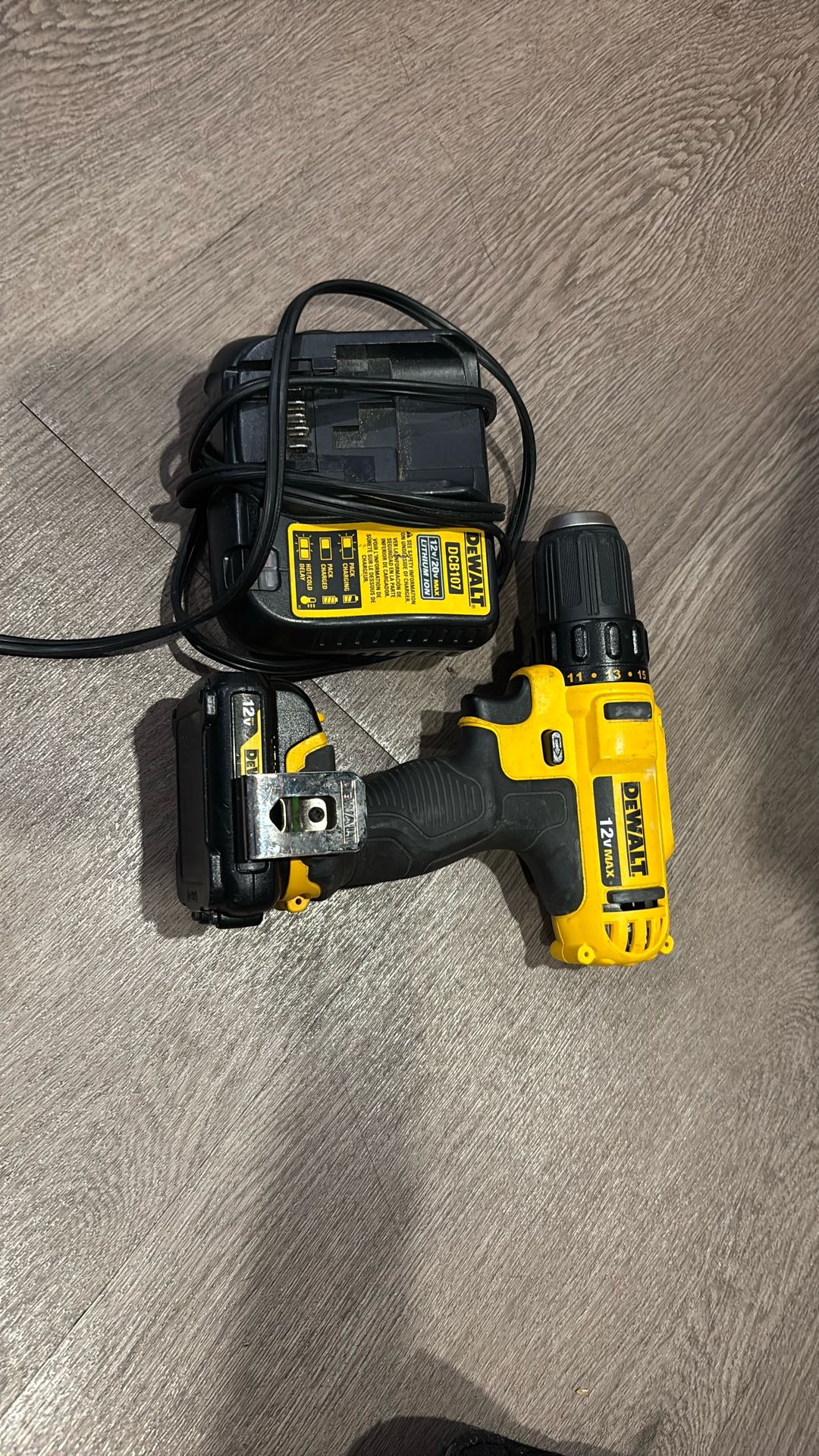 Dewalt 12 V Drill