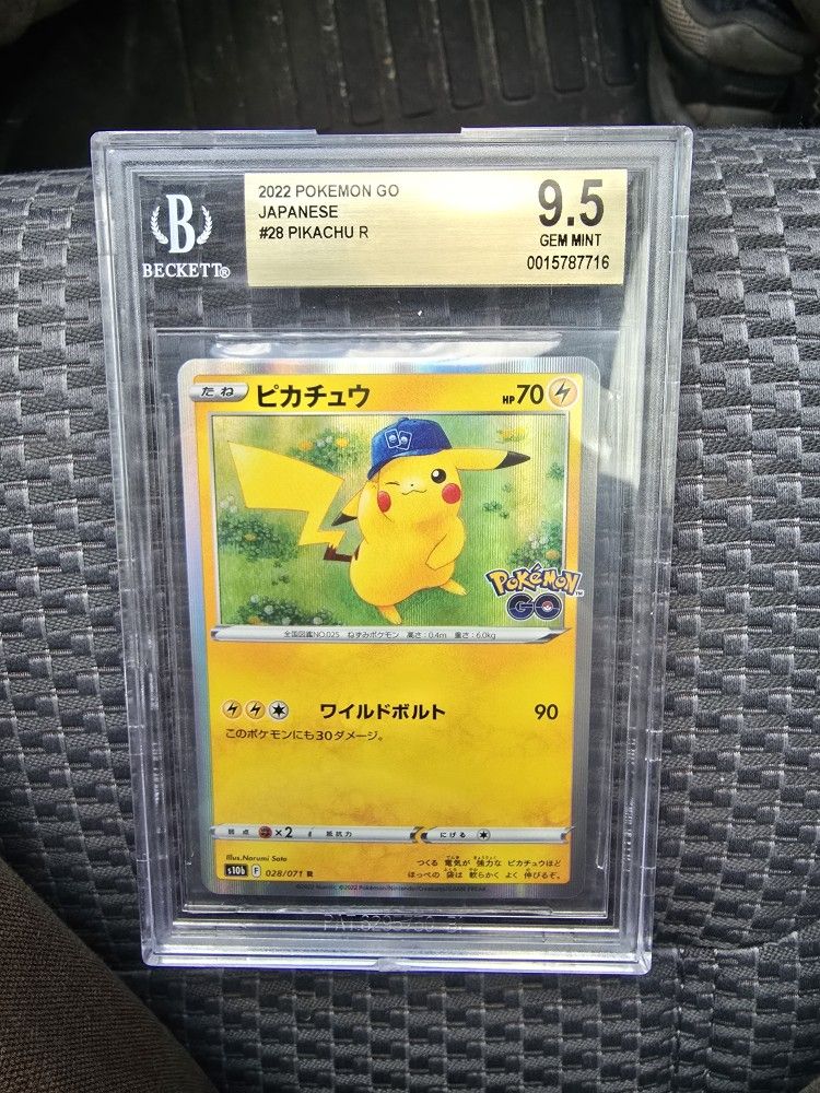 Beckett 9.5 Gem Mint Japanese Pikachu Holo