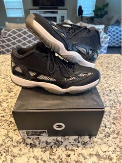 Men’s Jordan 11 low Retro