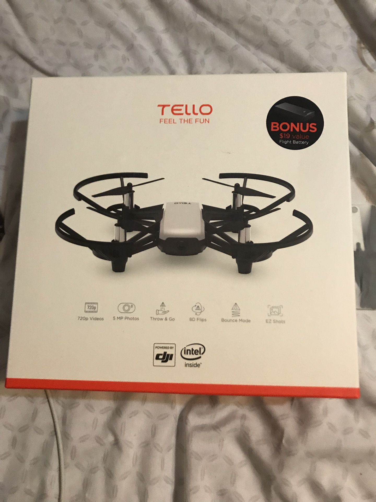 Dji Tello w/ wifi extender / 3 batteries /box/hard case/extra wings/4 slot battery charger