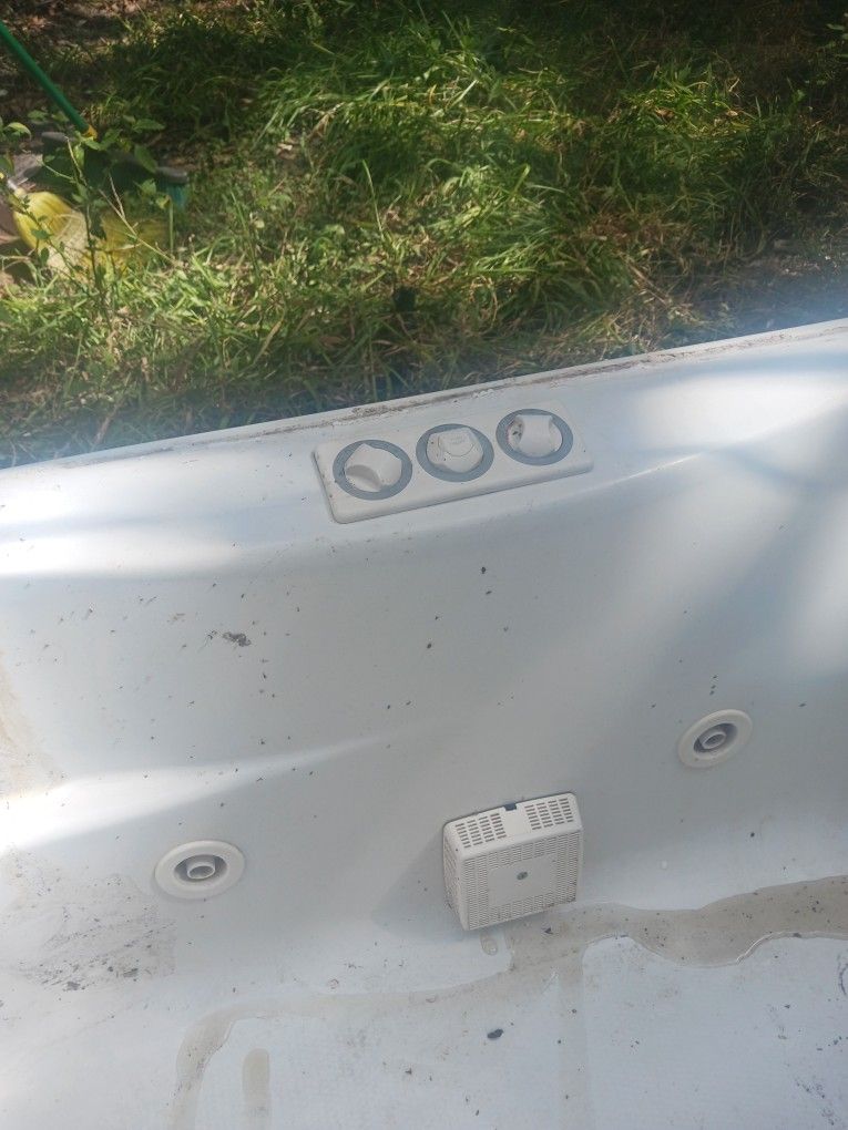 Jacuzzi Lawn & Garden