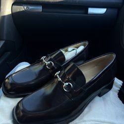 Authentic GUCCI JORDAAN Loafers 