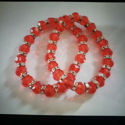 Red color glass beaded stretch bracelet with crystal spacer beads. All red round glass beads