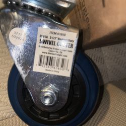 4 Swivel Wheels 