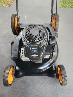 Lawnmower Poulan pro