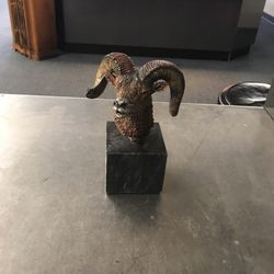 Kitty Cantrell Statue 