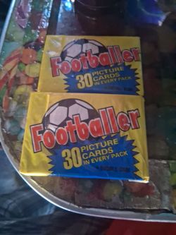RARE VINTAGE 1981 TOPPS FOOTBALLER SEALED WAX PACKS