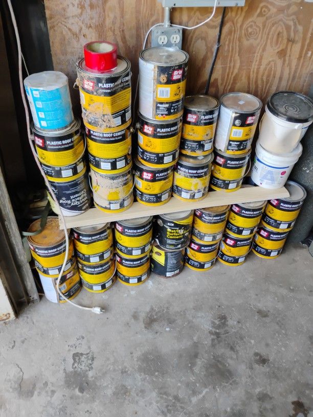 Chapopote / Roof Adhesive