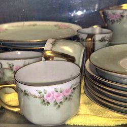 HIGHEST bid: Vintage collectable Bavarian Fine China Set