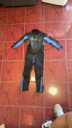 O’Neil Size 4 Wetsuit