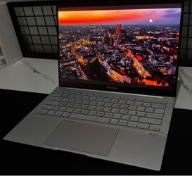 Asus Zenbook Iltra 9 Processor 32 RAM, 1 TB