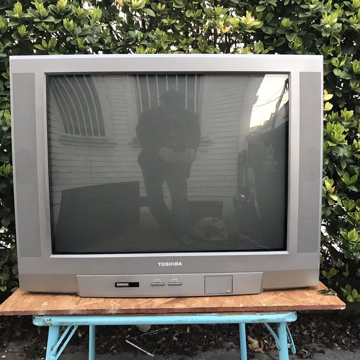 Toshiba crt tv 27