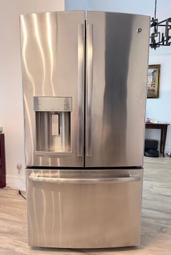 GE stainless steel French door Refrigerator w/External ice & water dispenser