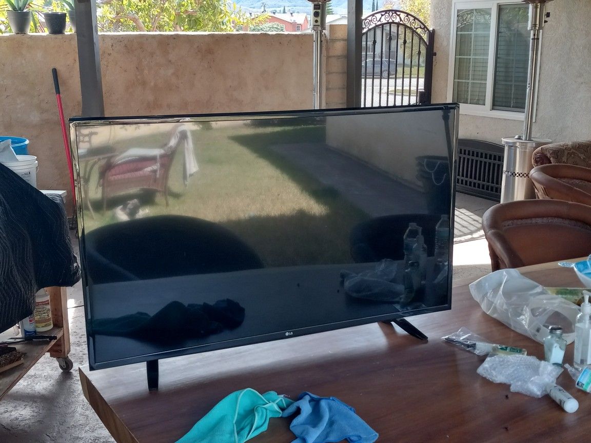 TV 49"INCHES LG 49LJ510M