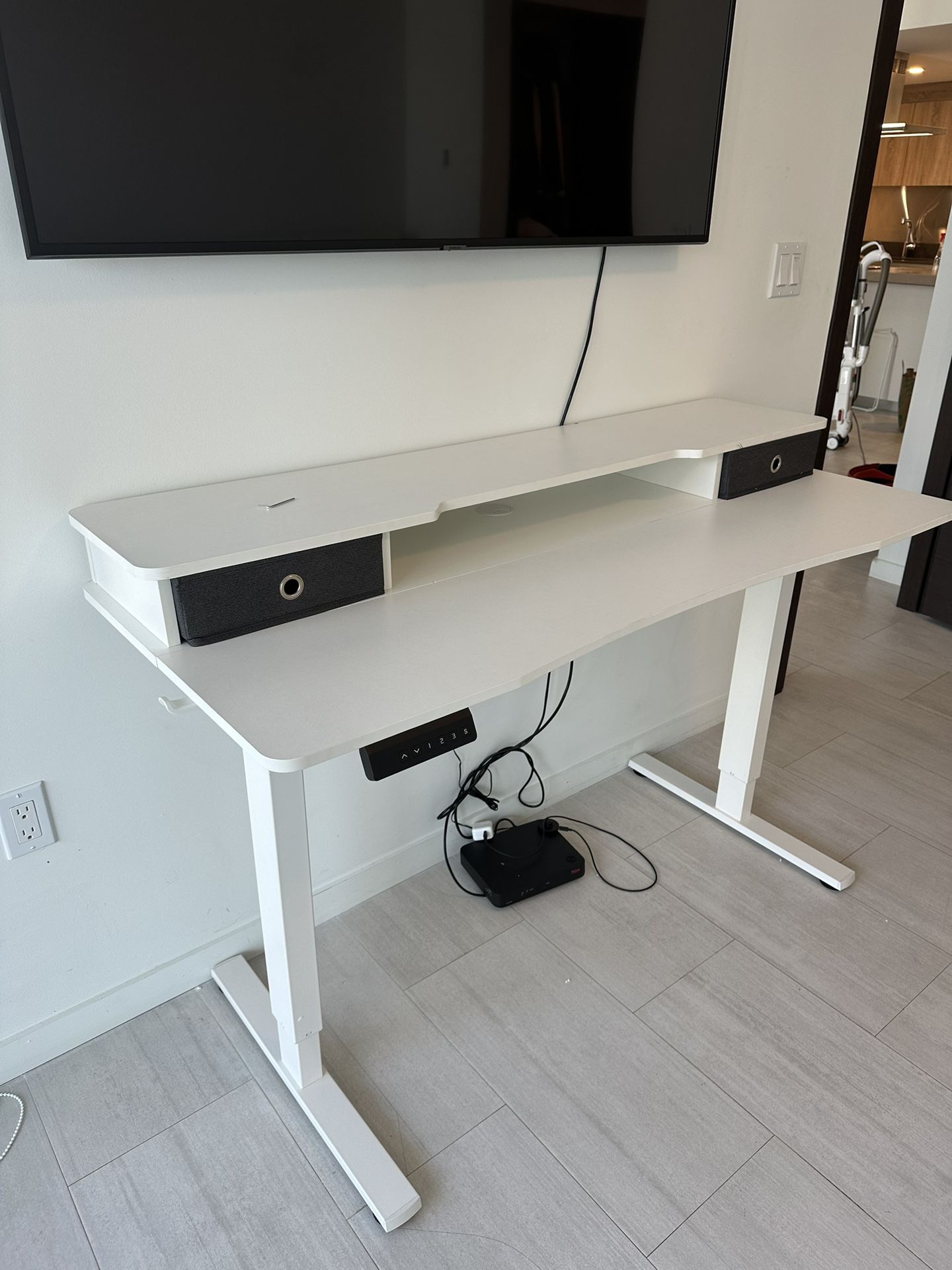 Brand New standing Desk