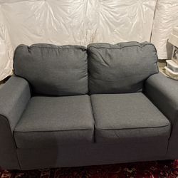 Great Neutral Couch In Excellent Condition
