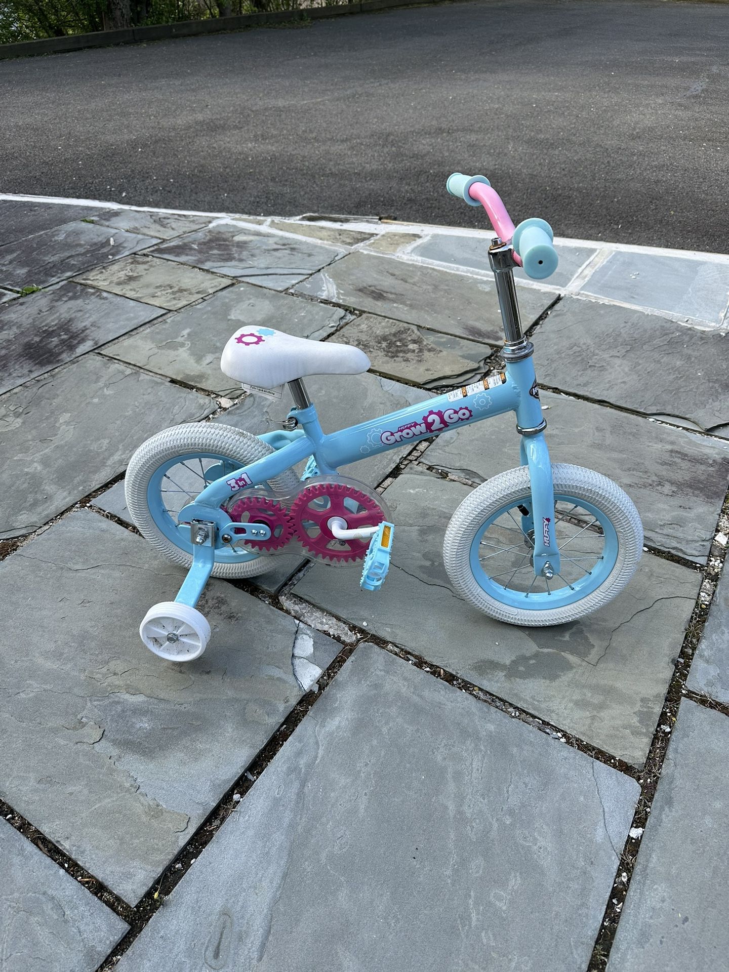 Huffy kids Girls Bike and Radio Flyer Scooter