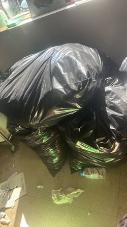 Free 6 bag of clothes and blankets