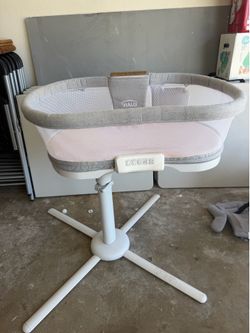 Halo Swivel Bassinet Luxe