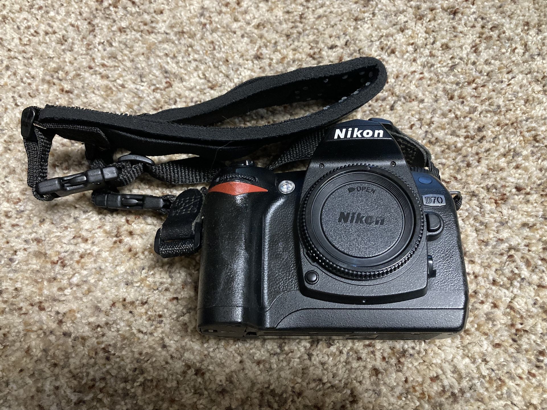 Nikon D70 (body only)