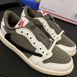 1y Travis Scott Medium Olive Jordan 1s/New/No box