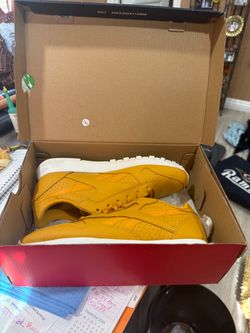 Reebok Classic Leather Sneakers Yellow