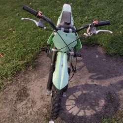 Kids’ Dirt Bike  Needs New Gas Valve