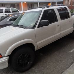 2003    S10.     4x4