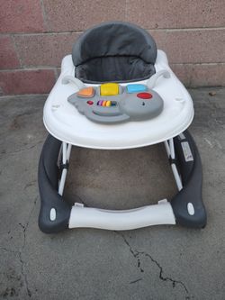 FOLDABLE BABY WALKER