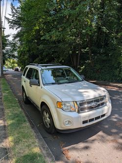 2011 Ford Escape AWD – 150k Miles – Clean Title – Runs & Drives