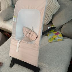 Baby bouncer