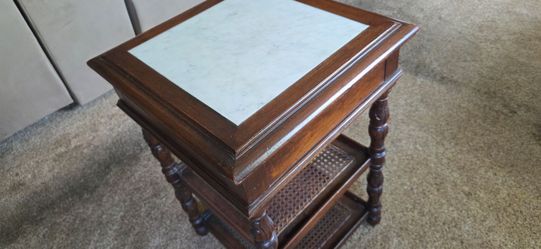 Side/accent table