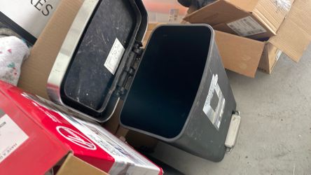 Trash can