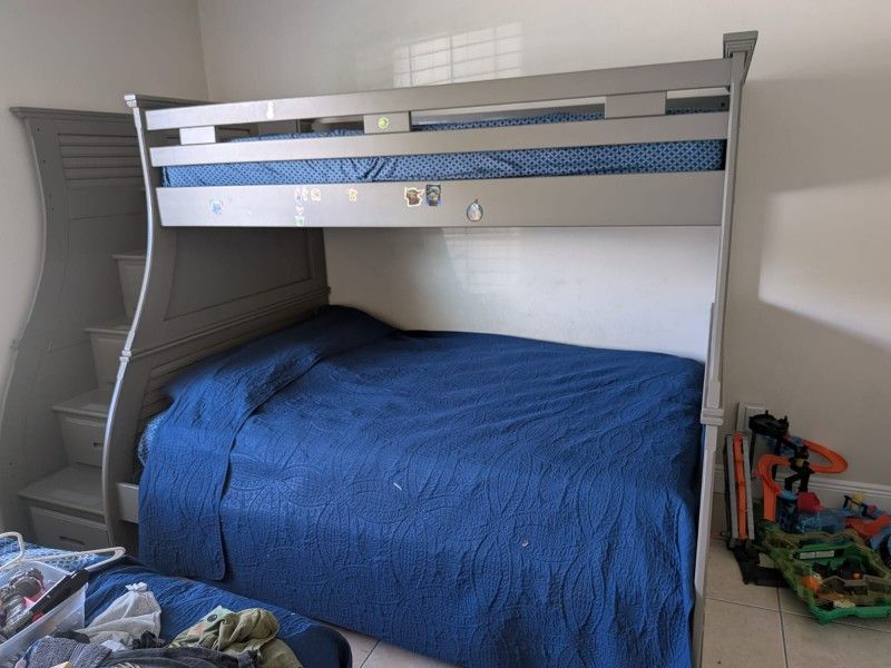 Bunk bed