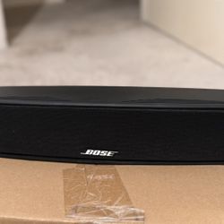BOSE Center Speaker in Great Working Condition, very clean Like New