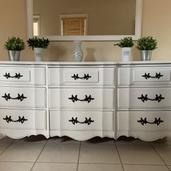Dresser