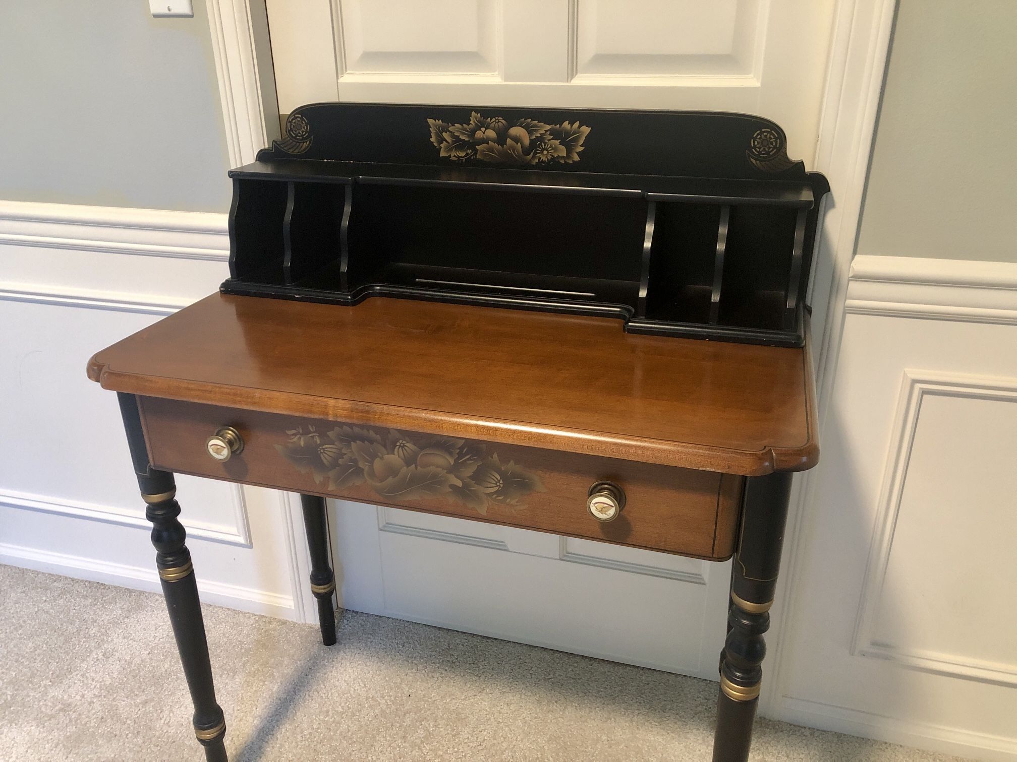 Hitchcock writing desk in great condition!