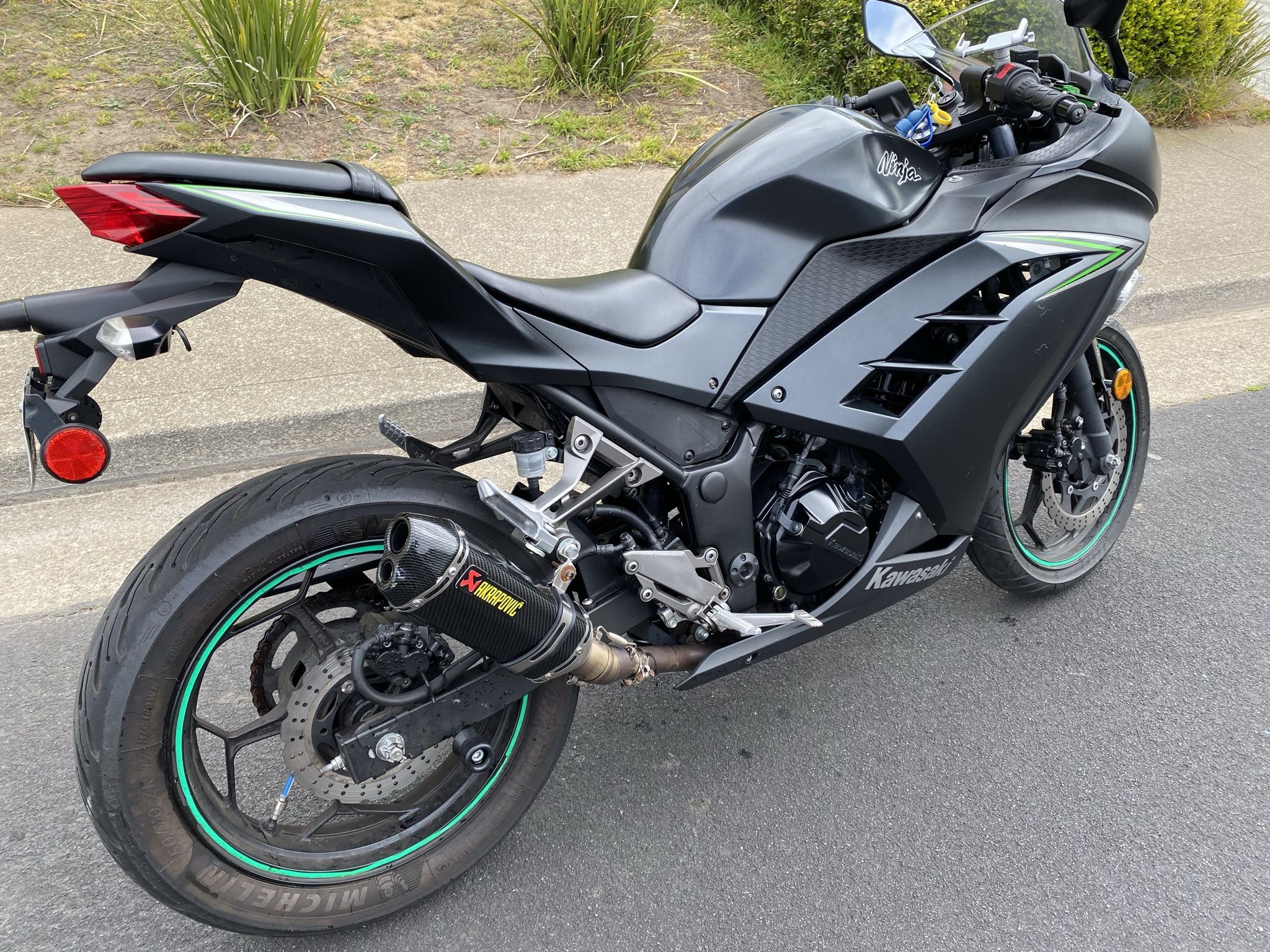 2016 Kawasaki ninja 300 street bike
