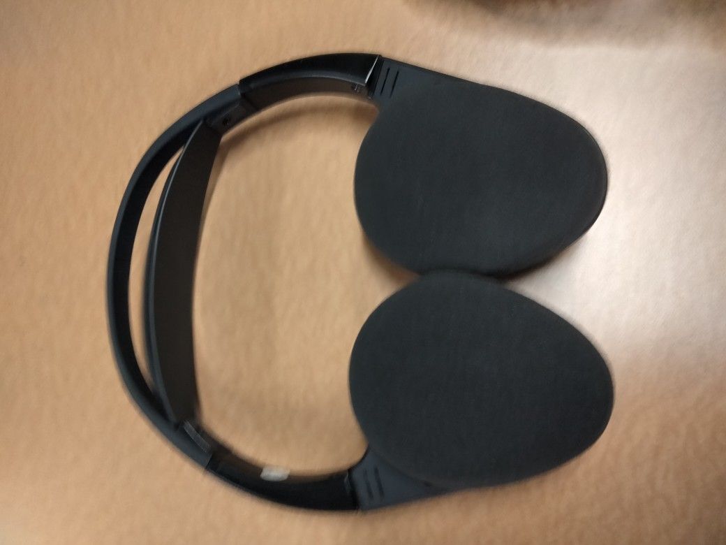 BMW WIRELESS INFRARED HEADPHONES