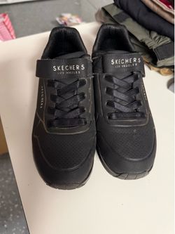 Girls size 4 sketchers
