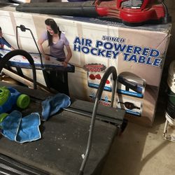 Air powered hockey table