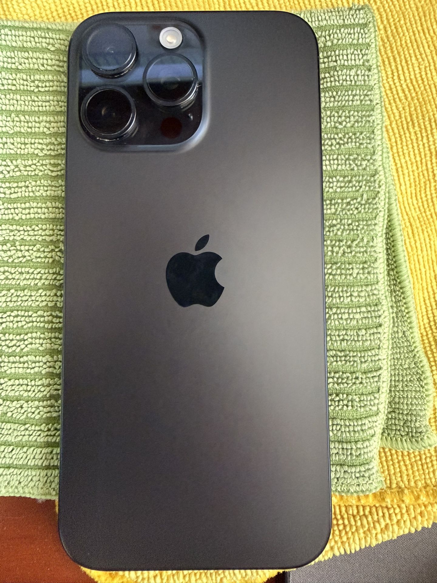 Apple iPhone 16 Pro Max 1TB Black Titanium Unlocked