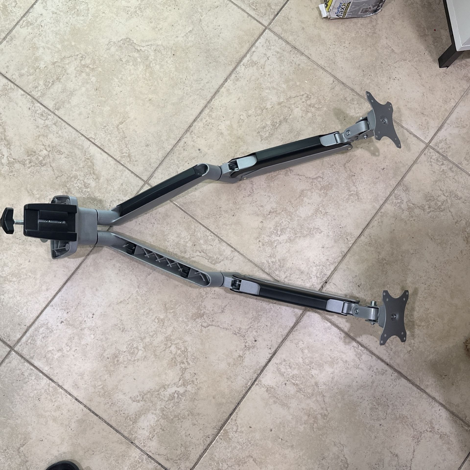 Dual Monitor Mount
