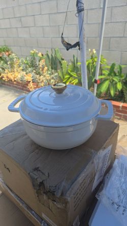 5 QT. Signature Enameled Cast Iron Round Dutch Oven With Lid - White