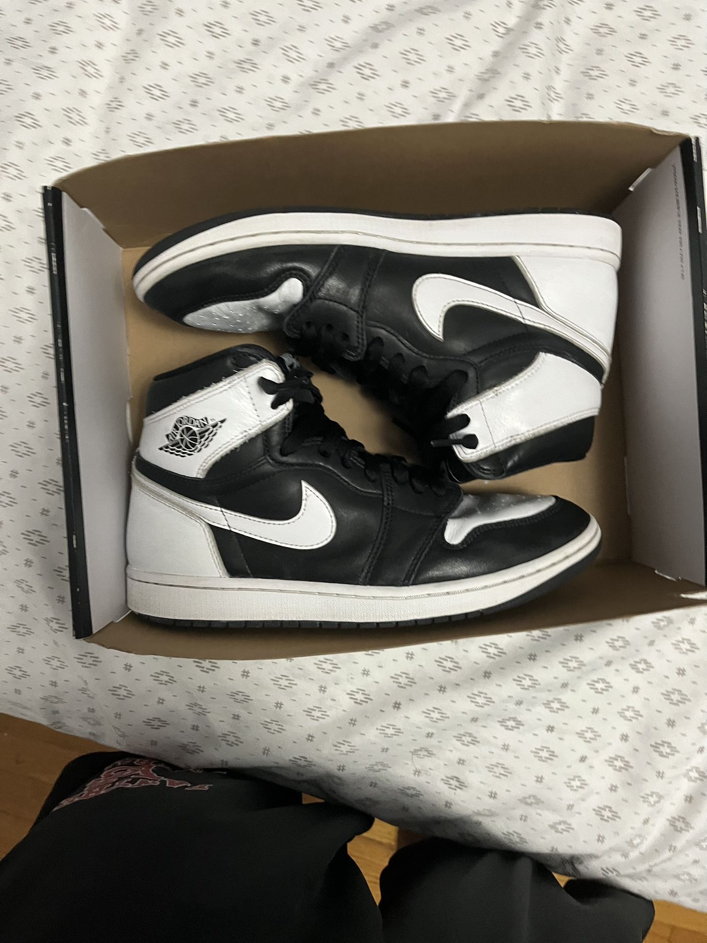 Jordan 1 High (White & Black)